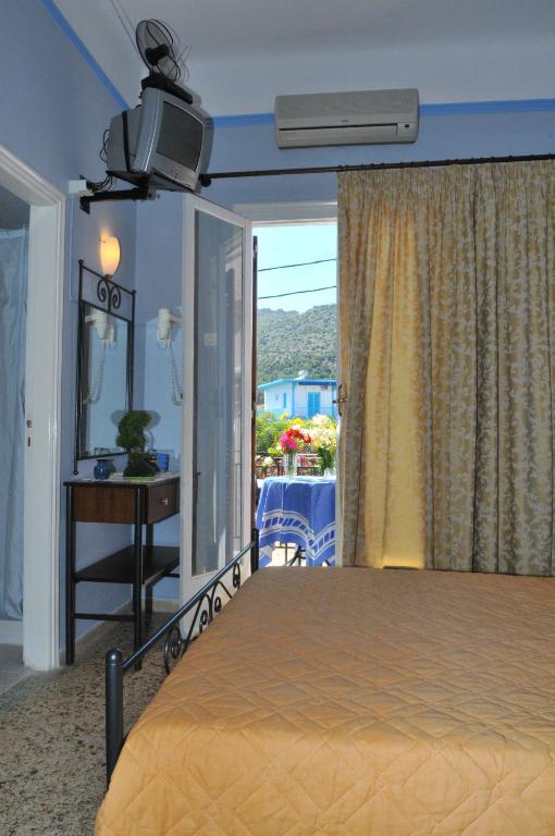 Oasis Hotel Theodoros & Litsa Galaris Agia Marina  Zimmer foto